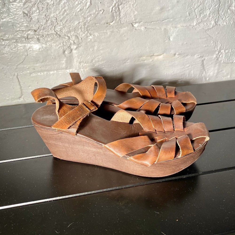 N.Y.L.A. Platform Sandals Size 8